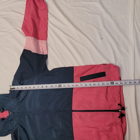 Beautiful Giant Women's Small Wind Hooded Breaker Size Small - Picture 10 of 14